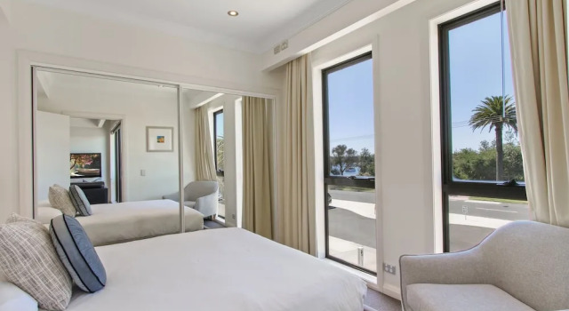 Номер Standard с 3 комнатами с балконом The Esplanade Resort And Spa
