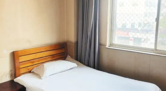 Трёхместный номер Standard Wenrong Hotel