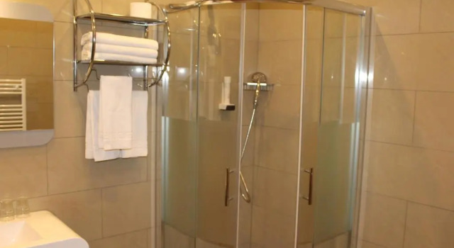 Трёхместный номер Standard с балконом Hotel Atlas Sport