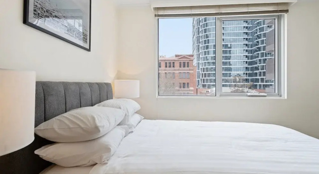 Gorgeous 3-bed Apartment Near Flagstaff Gardens, Забронировать Апартаменты/квартира Мельбурн Melbourne Region, рядом с Federal Court of Australia