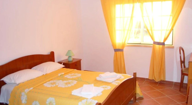 House With 2 Bedrooms in Ourique, With Wonderful Lake View, Pool Acces, Prenota Casa vacanze Hotel a Alentejo con parcheggio, Parcheggio
