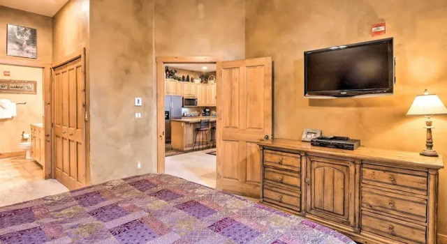 1 Bedroom Condo