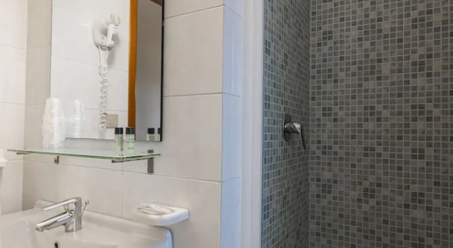 Четырёхместный номер Classic c 1 комнатой с балконом Hotel Nuova Grosseto