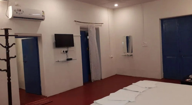 Hotel Dhuni Resorts goa