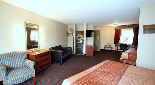 Четырёхместный люкс Travel Inn & Suites Flemington