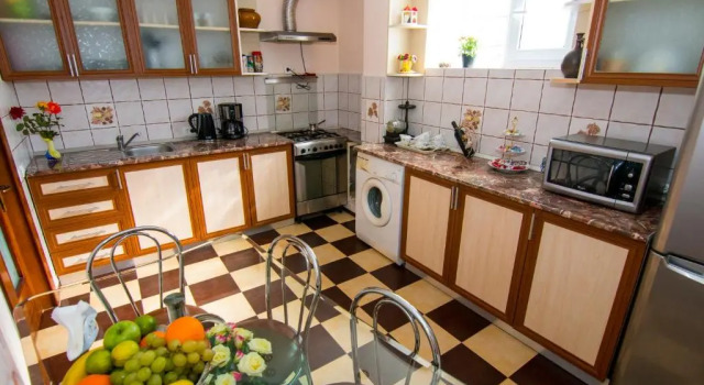 Вилла Deluxe High-end 3BR Apartment - Private Garden, Terrace & BBQ