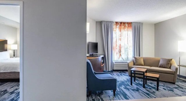 Двухместный люкс c 1 комнатой Fairfield Inn & Suites by Marriott Winnipeg