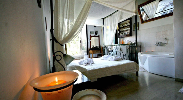 Ifigenia Rooms & Studios