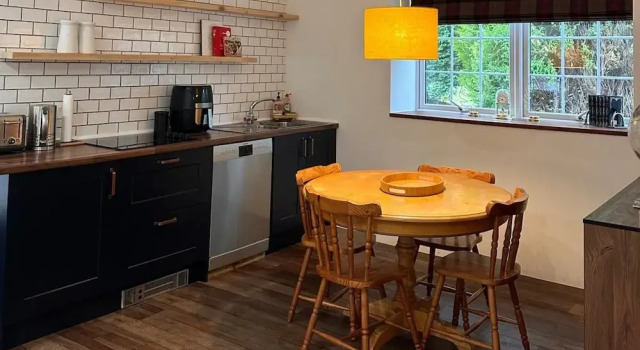 Pets - Garden - Parking - Sleeps up to 4 - Hiking, Book Feriehus Banchory Aberdeenshire
