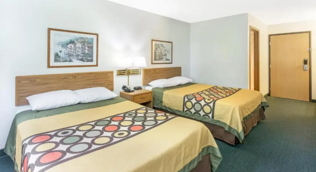 Четырёхместный номер Standard Budget inn & Suites