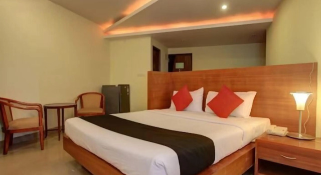 Hotel RR Suites - Near LODHA Xperia Mall