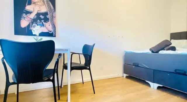 4BR Apartment for 15 Near Danube, Varaa Huoneisto Wien Itävalta