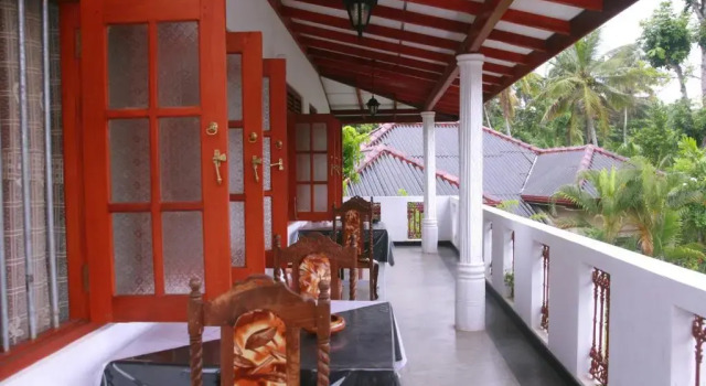 Семейный номер Standard с балконом Tithira Guest House