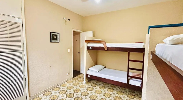 Кровать в общем номере (мужской номер) Guarujá Hostel