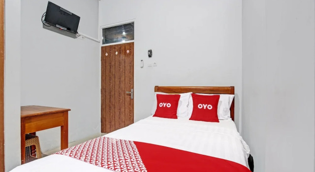 Camera Deluxe OYO 91960 Fariza House Syariah