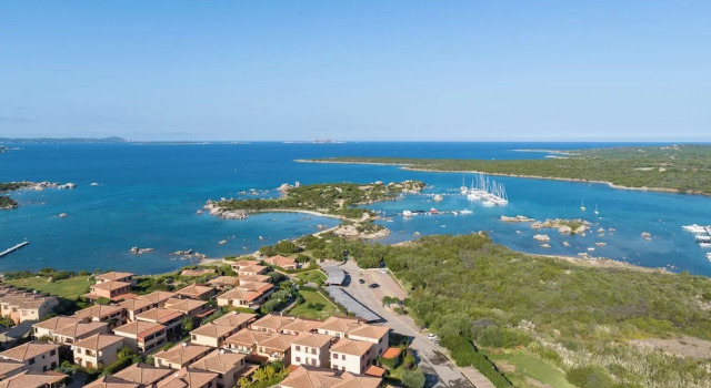 Апартаменты Perfectly Positioned Baia de Bahas Residence Seaview 2 Bedroom Sleeps 6-no 0894