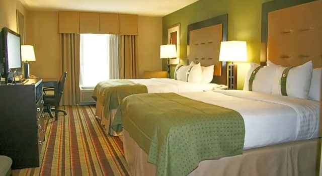 Шестиместный люкс c 1 комнатой Holiday Inn Blytheville by IHG