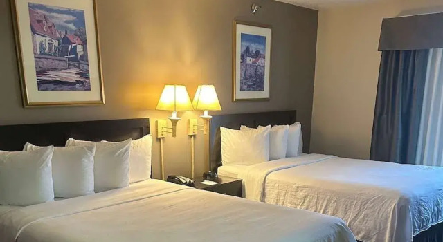 Quality Inn & Suites, Buchen Sie Hotel Fitchburg Wisconsin
