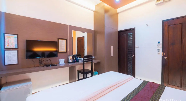 The Laekhong River Resort, Book Resort Hotels in Khemarat with Breakfast, Breakfasts