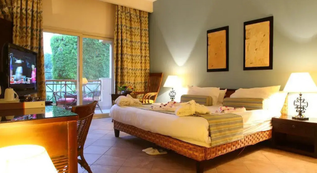 Swiss Inn Pyramids Golf Resort & Swiss Inn Plaza, Buchen Sie Resort Madinat as-Sadis min Uktubar Gouvernement Giza