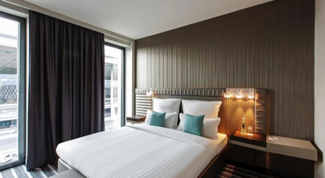 Полулюкс Steigenberger Airport Hotel Berlin