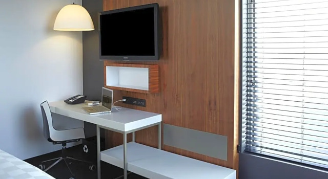 Шестиместный номер Standard Alt Hotel Toronto Airport
