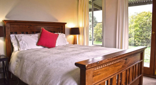 Borrodell Vineyard, Book Hotel Canobolas New South Wales