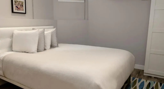 A Stylish Stay w/ a Queen Bed, Heated Floors.. #3, Забронировать Отель Бруклин Boston Metropolitan Area, рядом с GASP