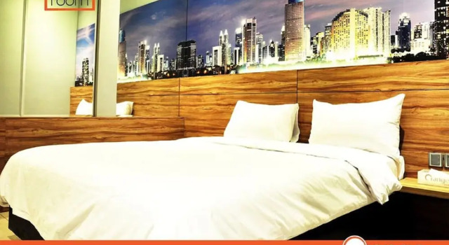 Двухместный номер Deluxe Orange Inn Hotel Mangga Besar