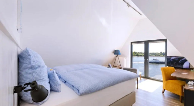 Logierhaus RheintorEins, Забронировать Отель Рес Lower Rhine