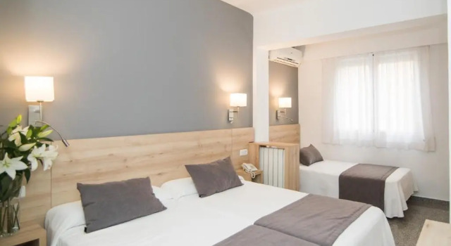 Трёхместный номер Standard Hotel Abelay