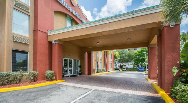 Comfort Inn & Suites Fort Lauderdale, Rezervovat Hotel Tamarac Fort Lauderdale West