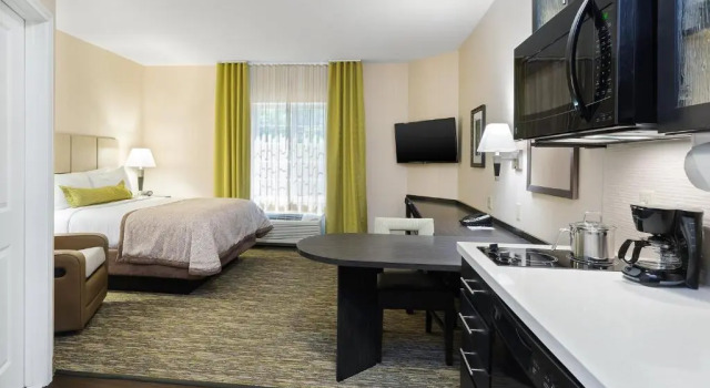 Люкс Candlewood Suites Grove City - Outlet Center by IHG