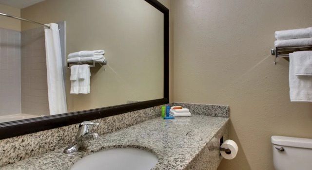 Двухместный номер Standard Greenfield Inn & Suites Elizabethtown, KY I65 Exit 94
