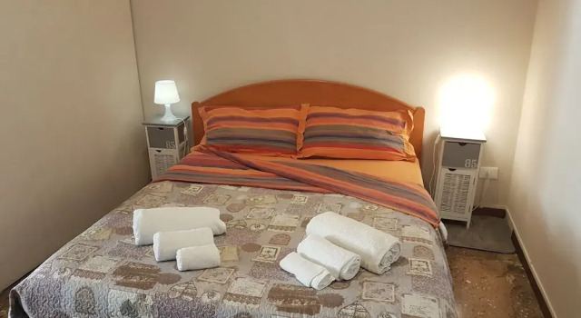 Spacious and Beautiful 60 sqm Apartment in the Very Heart of Bologna, Забронировать Апартаменты/квартира Болонья провинция Болонья, рядом с Башня Гарисенда