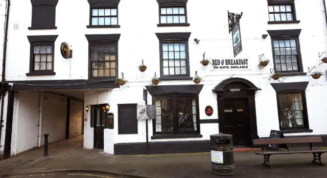 The Black Swan Inn B & B