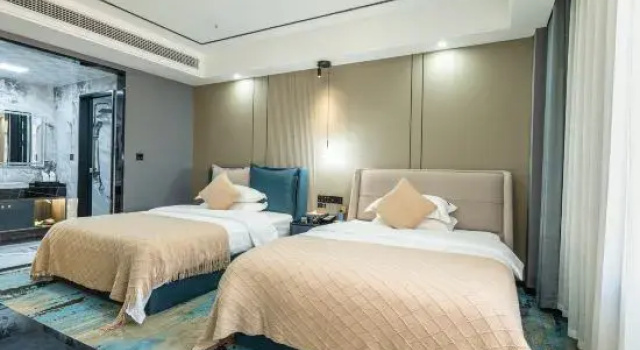 Семейный люкс Deluxe Jianshi Kaidiyas International Hotel