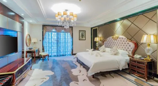 Четырёхместный люкс Royal Country Garden Phoenix Hotel YangShan