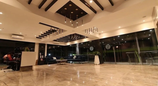 Sri Sri Sri Hotel, Rezerwuj Hotel Khammam Telangana