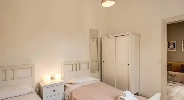 Colosseo 2 Bedroom Walking Distance, Забронировать Апартаменты/квартира Рим Лацио, рядом с Вокзал Термини