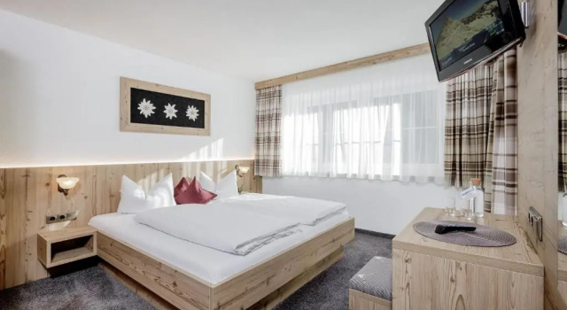 Pension Edelweiss, Rezervați Bed and Breakfast Sölden Ötztal
