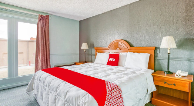 Люкс c 1 комнатой OYO Townhouse Tulsa Woodland Hills