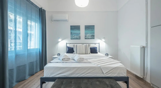 Cloudkeys Spacious Family Home in Thisio