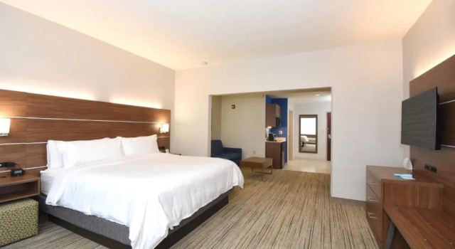 Люкс Holiday Inn Express & Suites Southern Pines-Pinehurst Area by IHG