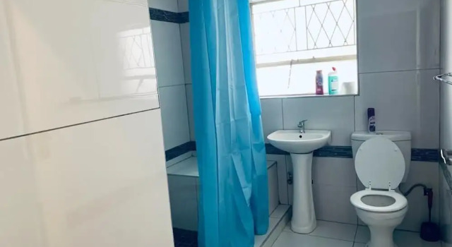 Трёхместный номер Deluxe с балконом Semeni Asante Guesthouse Getaway