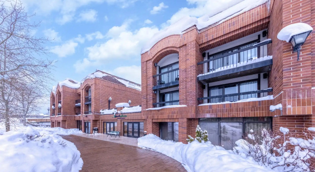 Park Plaza Resort - Park City, Ascend Collection Hotel, Забронировать Курортный отель Парк-Сити Deer Valley - The Canyons, рядом с Sitka Super Park