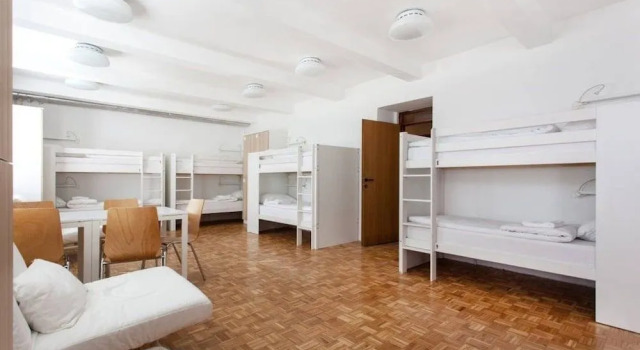 C - Punkt Hostel, Забронировать Хостел Хостелы Любляна, рядом с Железнодорожный вокзал Любляны, Хостел