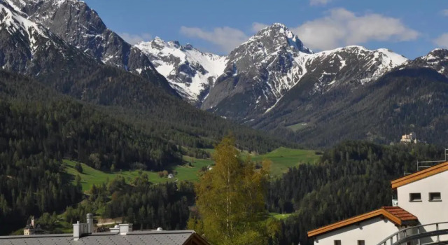 Schinnas 757, Buchen Sie Hotel Inn Graubünden