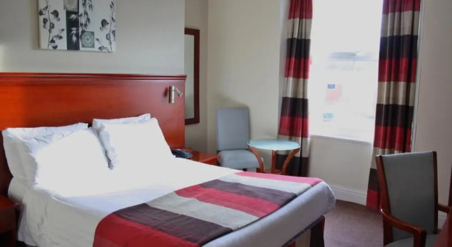 Kensington Hotel, Забронировать Отель Отели и гостиницы Лландидно, рядом с Буддийский центр Kalpa Bhadra Kadampa, Отель