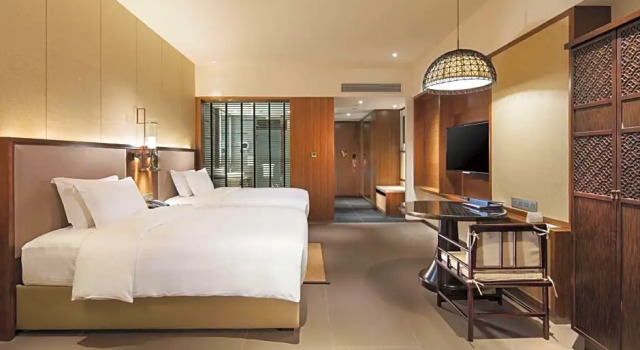Номер Executive Hilton Huizhou Longmen Resort